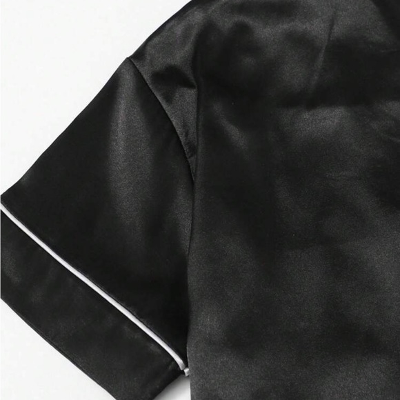 Women’s Black Satin Pajamas Set (Size 1XL) - Picture 4 of 5